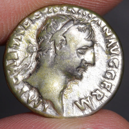 denarius coin showing portrait of trajan